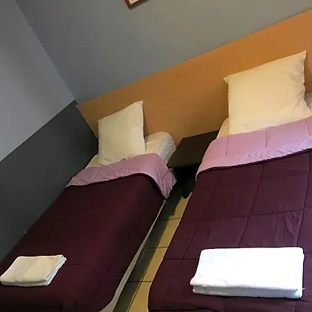 Hotel Fm 2*
