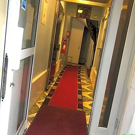 Hotel Fm Parijs